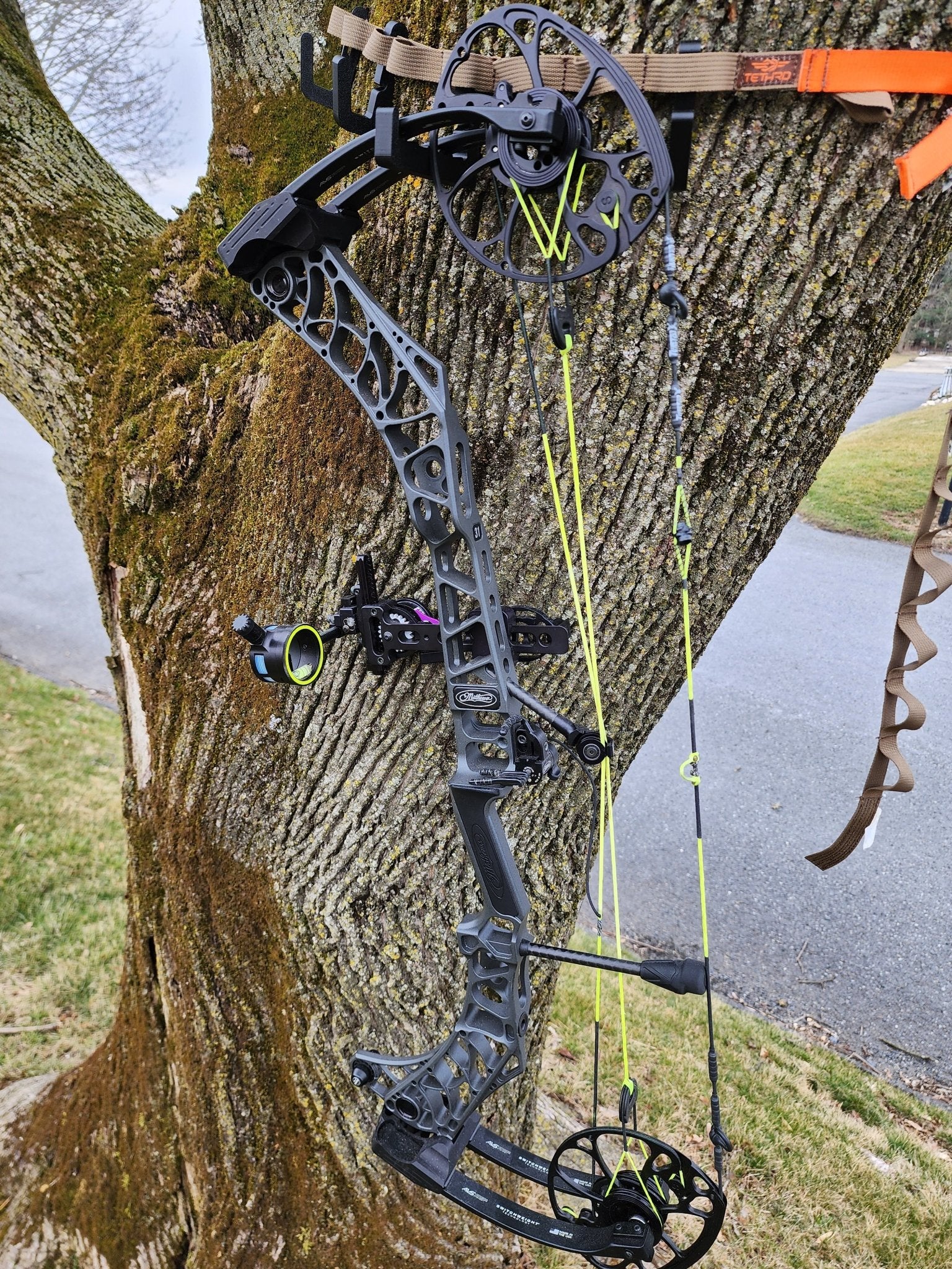 Bow Hanger with 3 Gear Hanging Molle Clips